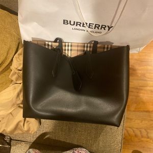 Burberry large tote